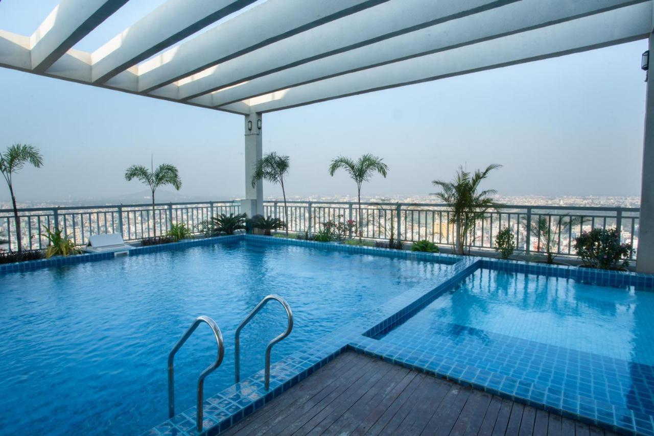 Grand Park Hotel Mandalay Bagian luar foto
