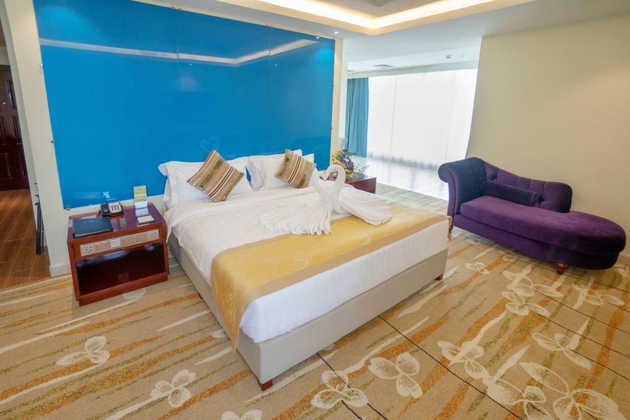 Grand Park Hotel Mandalay Bagian luar foto