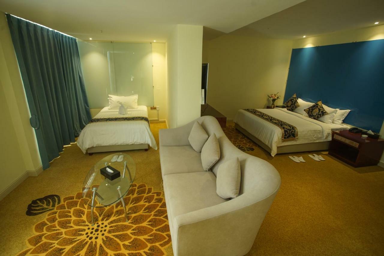 Grand Park Hotel Mandalay Bagian luar foto