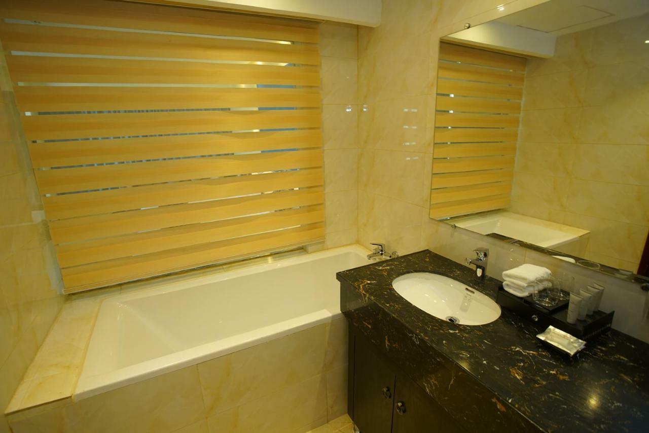 Grand Park Hotel Mandalay Bagian luar foto