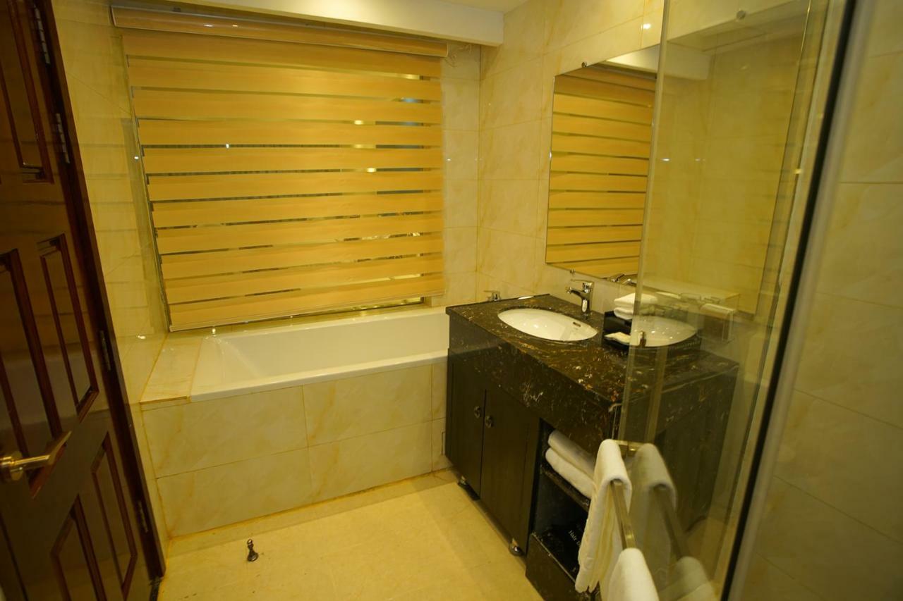 Grand Park Hotel Mandalay Bagian luar foto