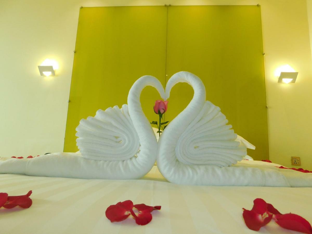 Grand Park Hotel Mandalay Bagian luar foto