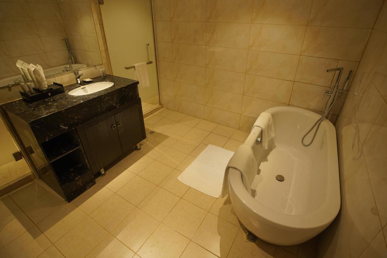 Grand Park Hotel Mandalay Bagian luar foto